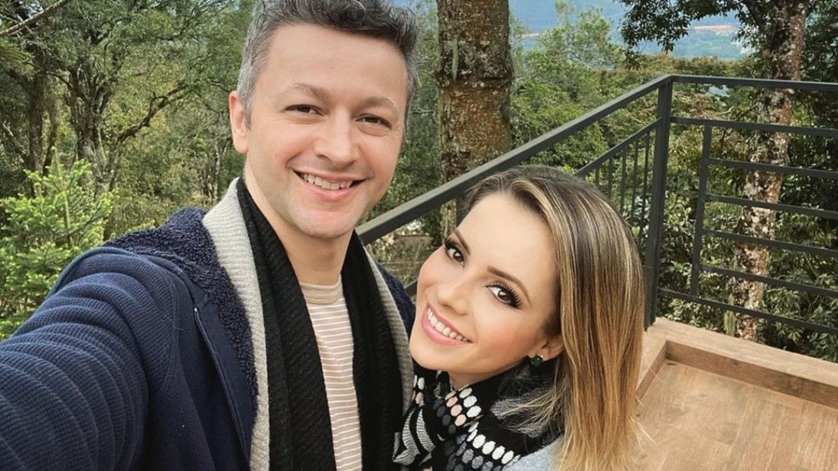 Quando os dois se conheceram, Sandy estava em outro relacionamento — Foto: Reprodução