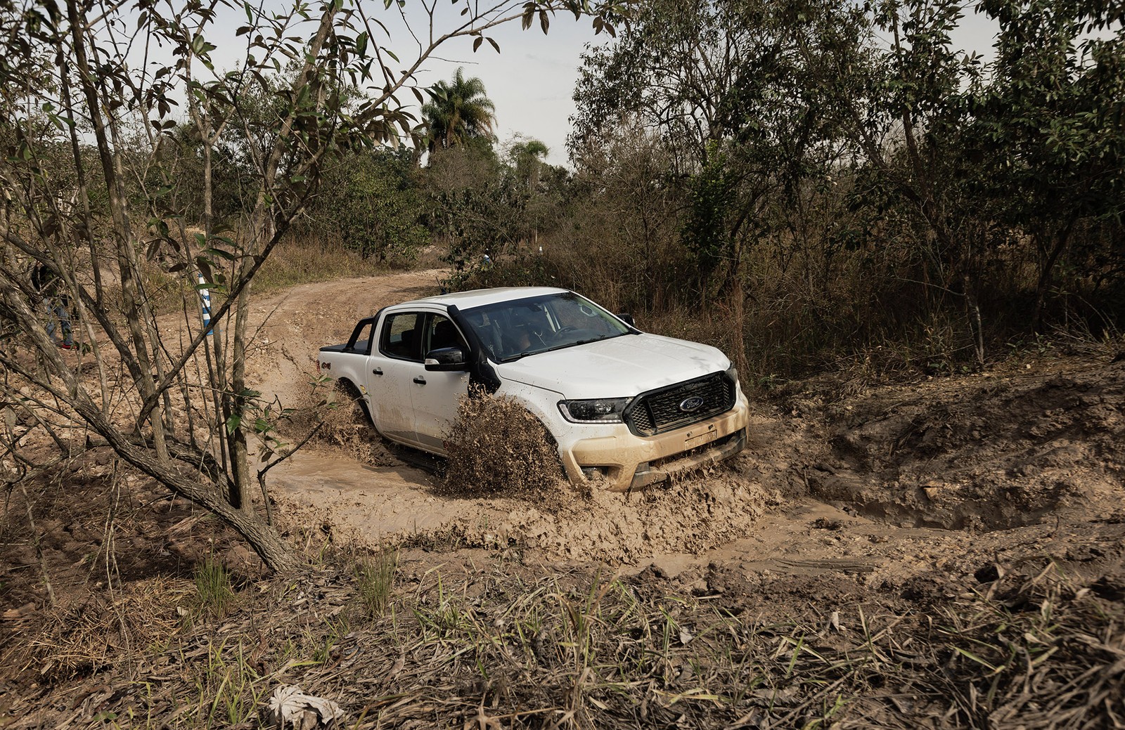 Veículos da Ford fazem testes em pistas especiais — Foto: Divulgação