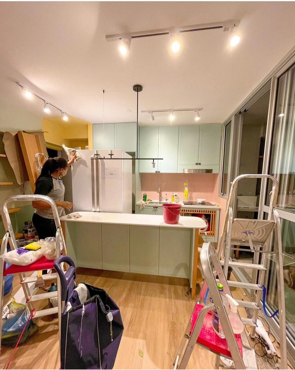 Conceito 'coloridinho' pensado para o apartamento alugado por influencer: móveis serão retirados — Foto: Divulgação