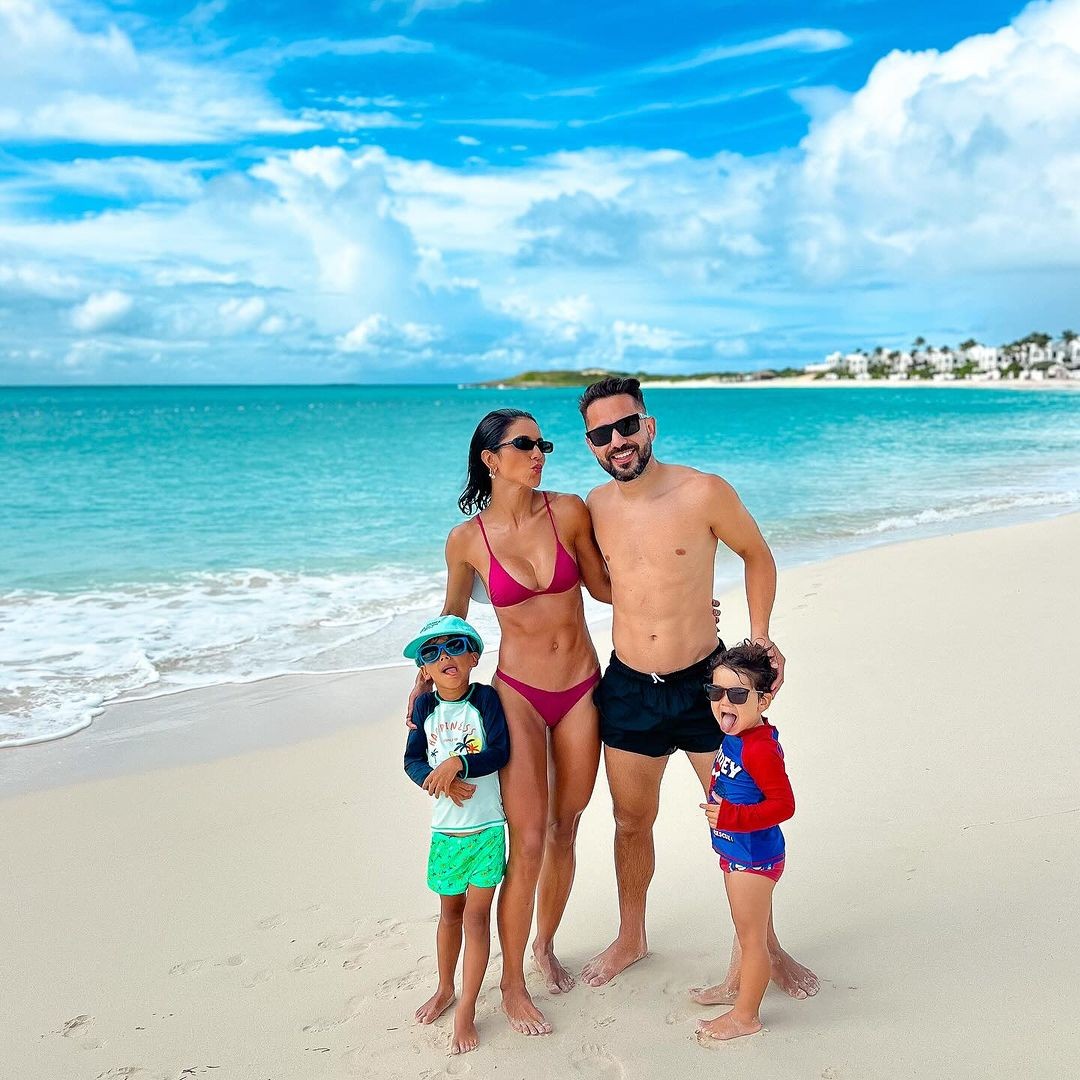 Marilia Nery e Everton Ribeiro com os filhos em viagem da família — Foto: Reprodução Instagram