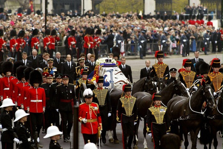 Funeral da rainha-mãe Elizabeth, mãe de Elizabeth II,  em Londres. AFP PHOTO FRANCOIS GUILLOT