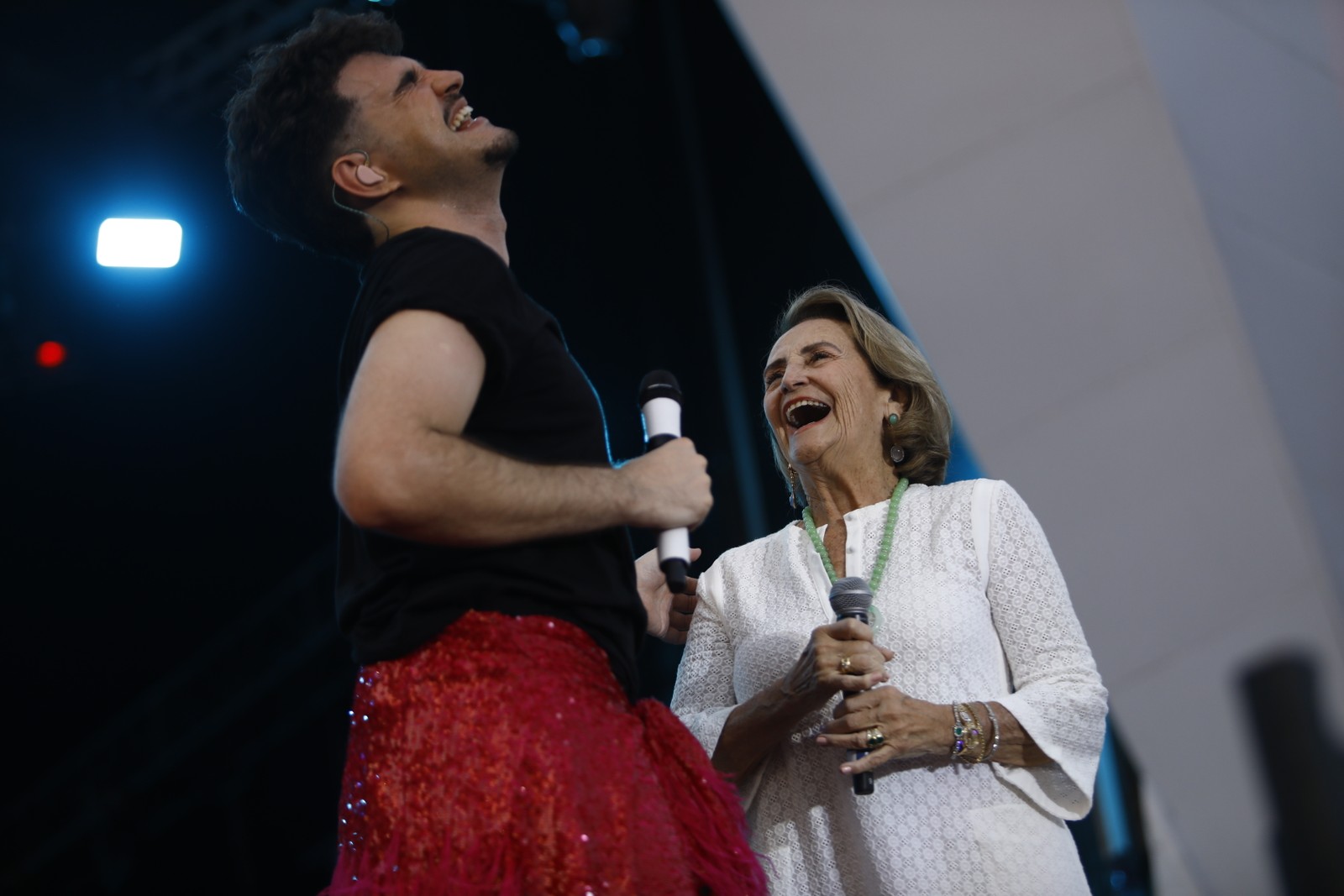 Jão cantou músicas do repertório de Cazuza. Homenagem teve participação da mãe do ícone do rock nacional, Lucinha Araújo, 17 anos depois do show histórico de Cazuza no festival de 1985 — Foto: Brenno Carvalho