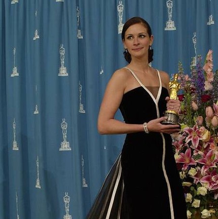 Julia Roberts no Oscar de 2001 — Foto: GettyImages