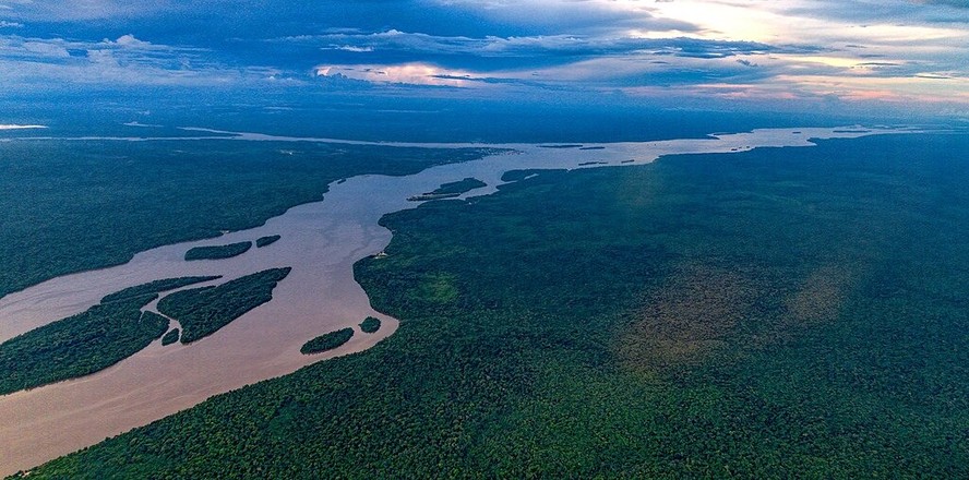 Rio Essequibo, zona de disputa há décadas entre Guiana e Venezuela