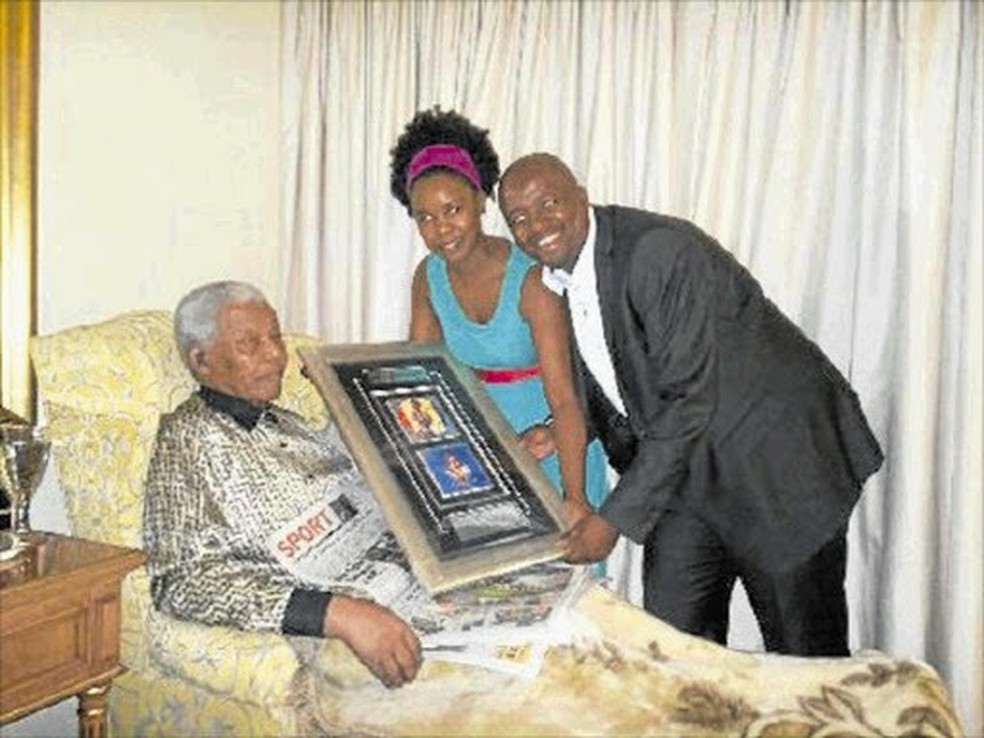 Zahara com Mandela — Foto: Reprodução