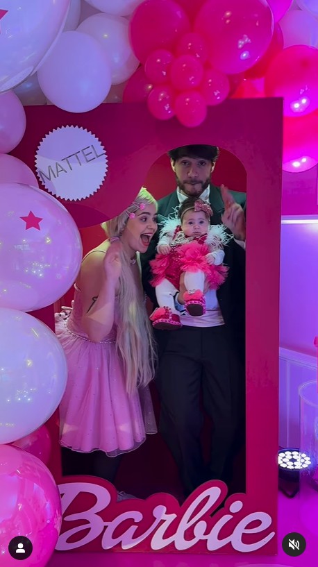 3º mês: Eliezer e Viih Tube em 'mesversário' de 3 meses da filha, em festa temática de Barbie — Foto: Reprodução/Instagram