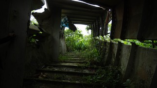 Interior de vagão abandonado no Pátio Ferroviário Paratinga, em São Vicente — Foto: Maria Isabel Oliveira