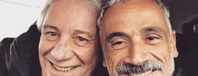 Numa participação no 'Conversa com Bial' em abril, Marco Nanini revelou que vive um relacionamento aberto com o marido, o produtor Fernando Libonati — Foto: Reprodução/Instagram