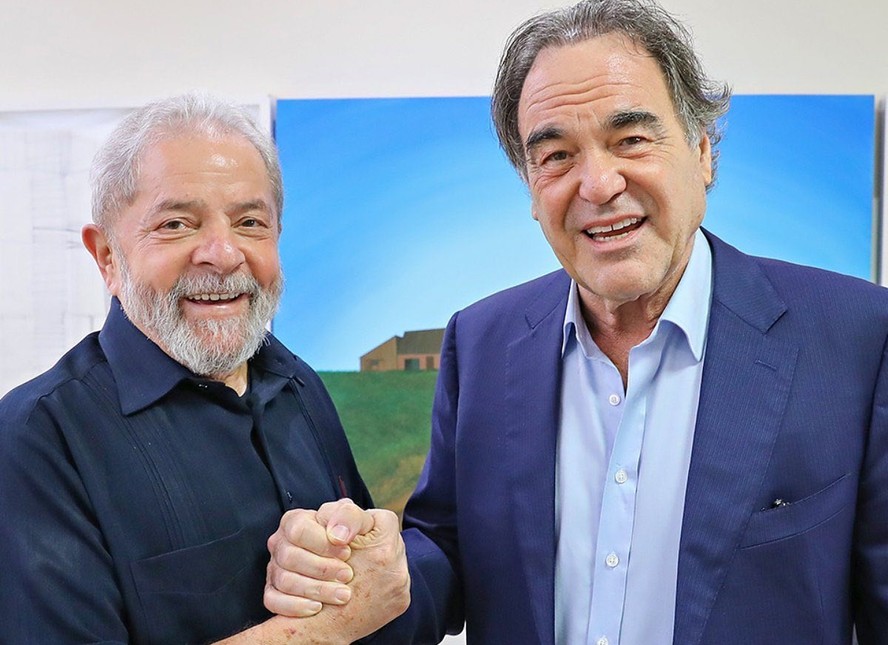 Lula com Oliver Stone, em 2021