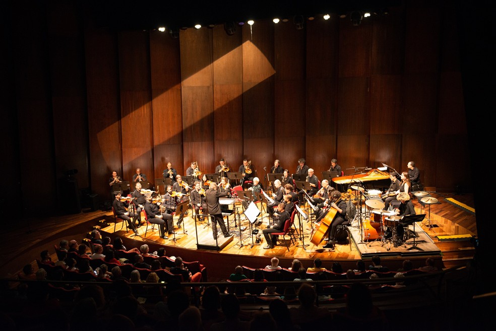 Orquestra Sinfônica Brasileira interpreta obras da família Bach no Teatro de Câmara da Cidade das Artes — Foto: Divulgação