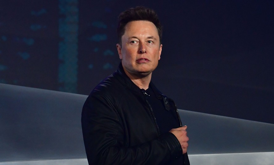Elon Musk tem criticado postura da gestão anterior do Twitter