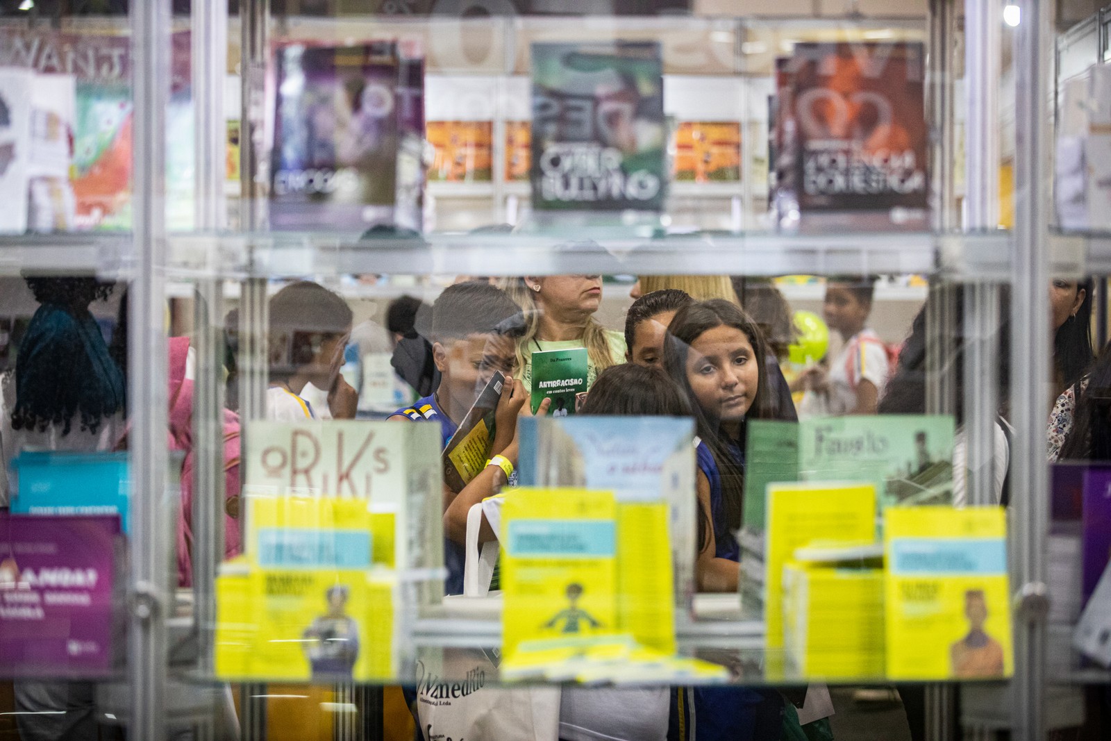 Movimentação de Stand na Bienal do Livro celebra 40 anos — Foto: Hermes de Paula/Agência O Globo