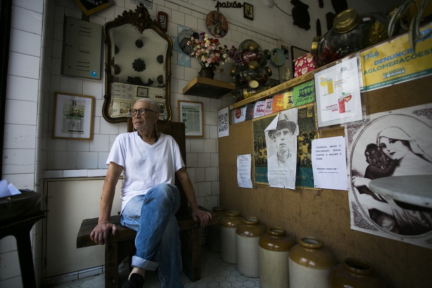 Diogenes Paixão no Bar do Mineiro, em Santa Teresa, em 2021