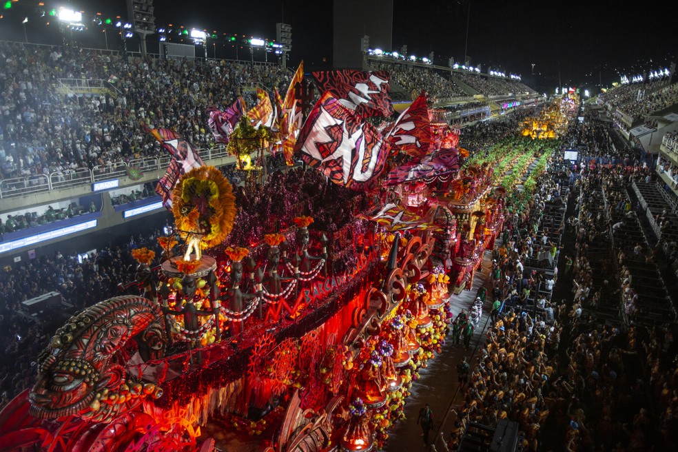 Visão do abre-alas do desfile da Grande Rio, campeão em 2022 — Foto: Alexandre Cassiano/Agência O Globo