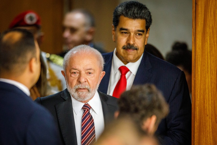 O presidente Luiz Inácio Lula da Silva e o ditador venezulano Nicolás Maduro durante recepção no Palácio do Planalto em maio