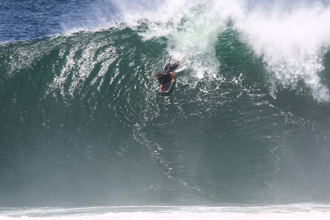 Formação favoreceu bom surf na quarta-feira; previsão de novo swell é no domingo e na segunda-feira — Foto: Divulgação