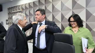 Ex-GSI, general Augusto Heleno e senadores Sérgio Moro e Damares Alves — Foto: Geraldo Magela / Agência Senado