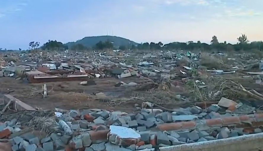 Casas foram destruídas por chuvas que atingiram o estado do Rio Grande do Sul