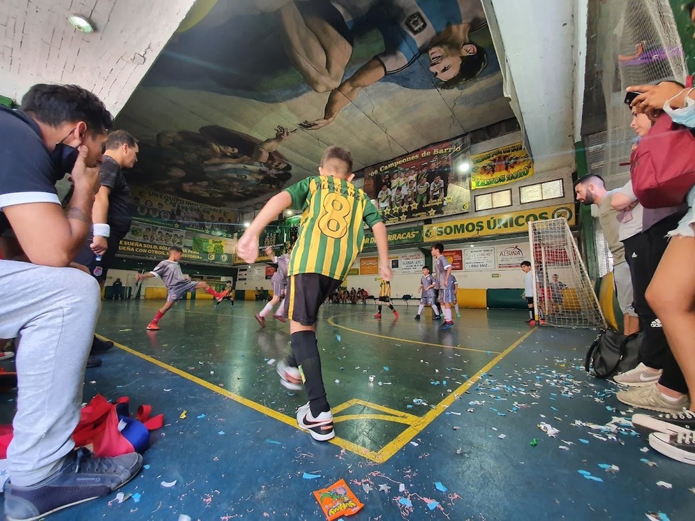 Jogo de futsal no Sportivo Pereyra, em Barracas, Buenos Aires — Foto: Gustavo Mehl/Arquivo Pessoal