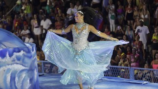 Juliana Alves como Iemanjá na comissão de frente da Unidos da Tijuca — Foto: Gabriel de Paiva