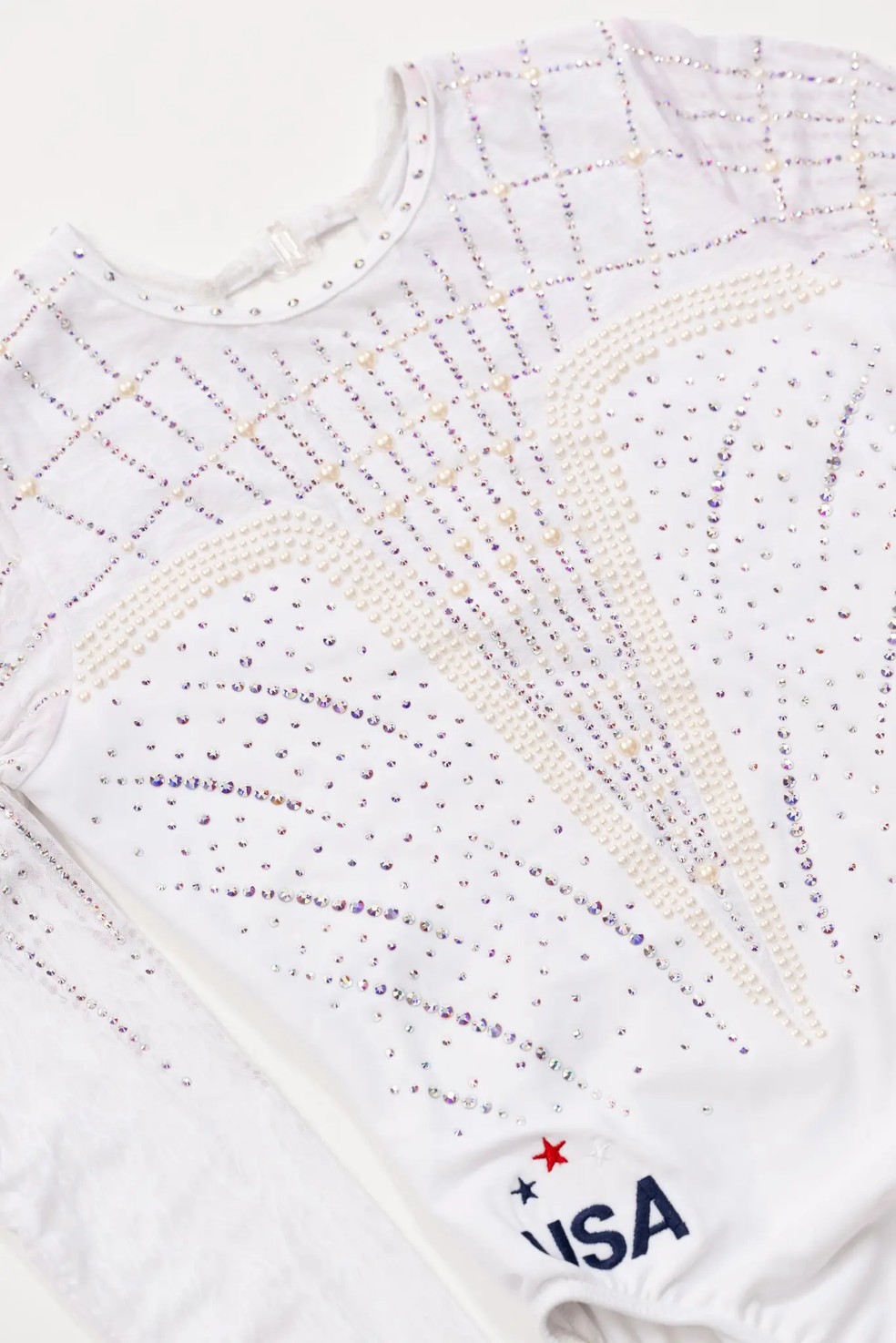 3.494 cristais e 970 pérolas que decoram o collant de competição Freedom's Grace — Foto: GK Elite Sportswear