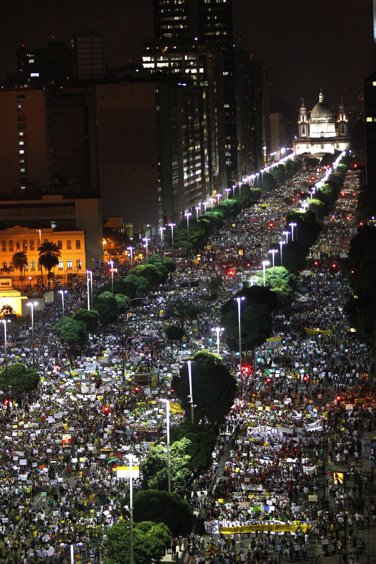 Manifestação no centro do Rio, em 20 de junho de 2013.  — Foto: Pablo Jacob 