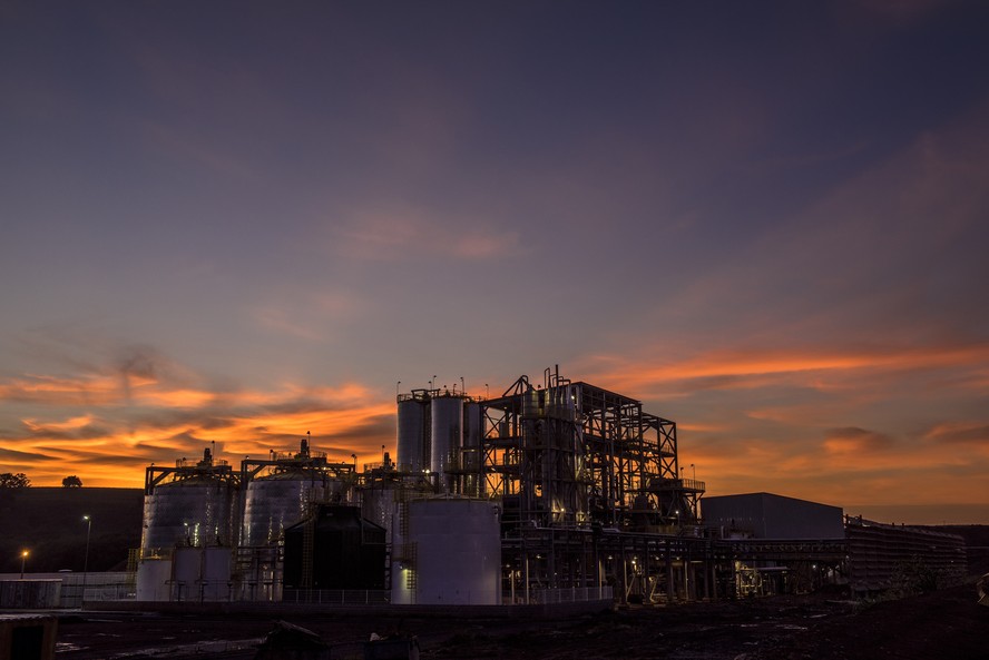 Unidade Produtora de etanol de segunda geração Costa Pinto, da Raízen, em Piracicaba (SP). O álcool é produzido a partir do bagaço da cana