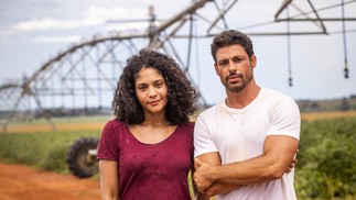 Na terça, Aline aceita o pedido de casamento de Caio — Foto: TV Globo