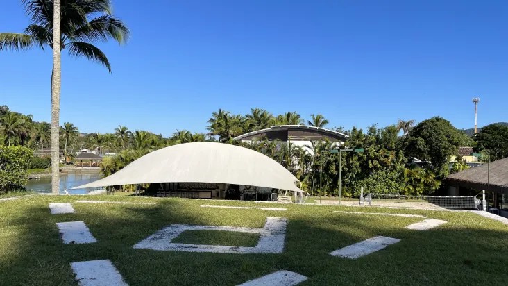 Conheça casa luxuosa do ex-jogador de futebol Emerson Sheik — Foto: Reprodução Cleber Rodrigues