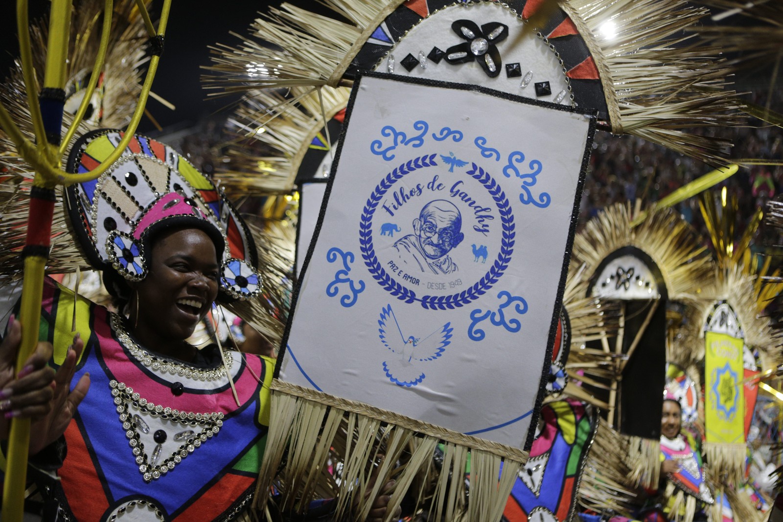 Ala representa o Afoxé Filhos de Gandhy — Foto: Alexandre Cassiano