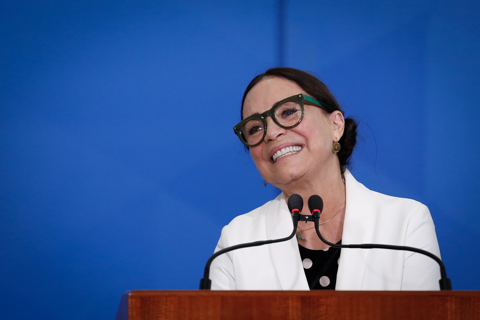 A atriz Regina Duarte, ex-secretária da Cultura no governo Bolsonaro, mantém seu apoio ao presidente na tentativa de reeleição — Foto: Pablo Jacob / Agência O Globo