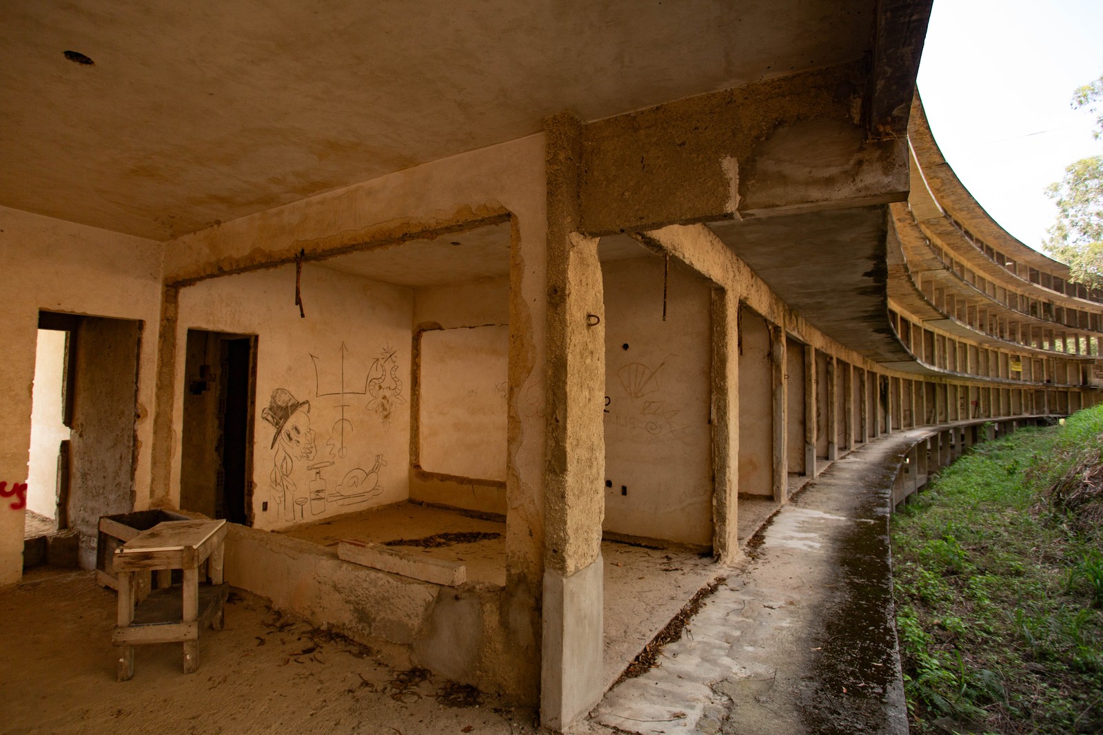 As suítes do futuro empreendimento a ser implantado no que hoje é o esqueleto do Hotel Panorama prevê a construção de unidades de 30m2— Foto: Roberto Moreyra / Agência O Globo