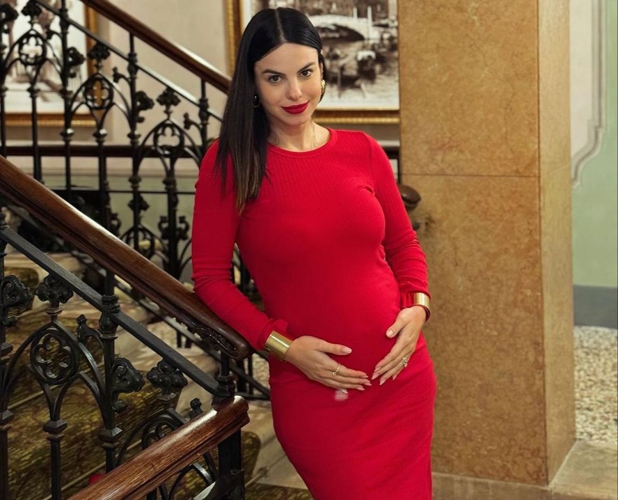 A atriz Sthefany Brito está grávida pela segunda vez