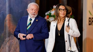 Presidente Lula e Janja chegam para reunião do BRICs — Foto: GIANLUIGI GUERCIA / POOL / AFP