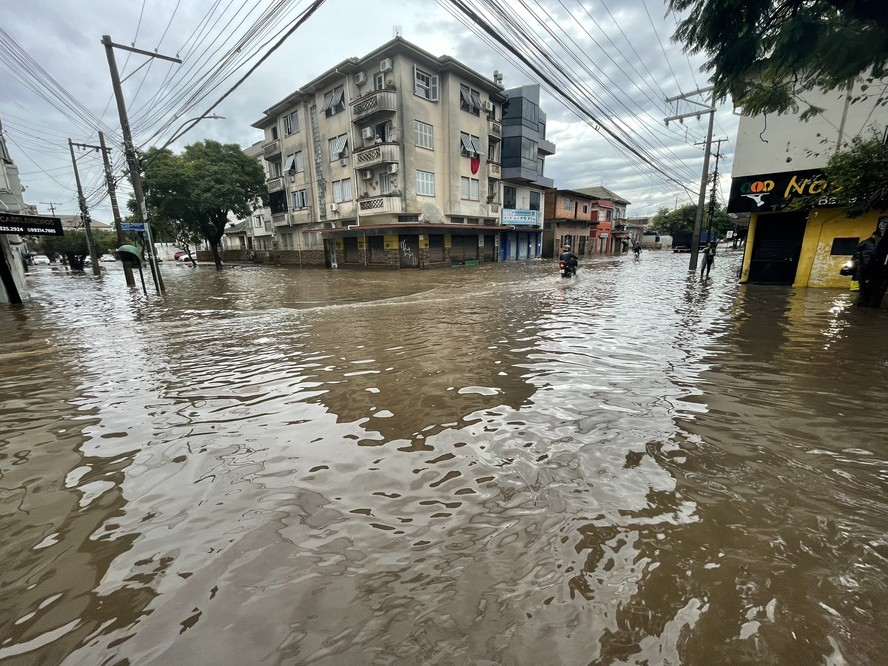 Porto Alegre registra pontos de alagamento após fortes chuvas