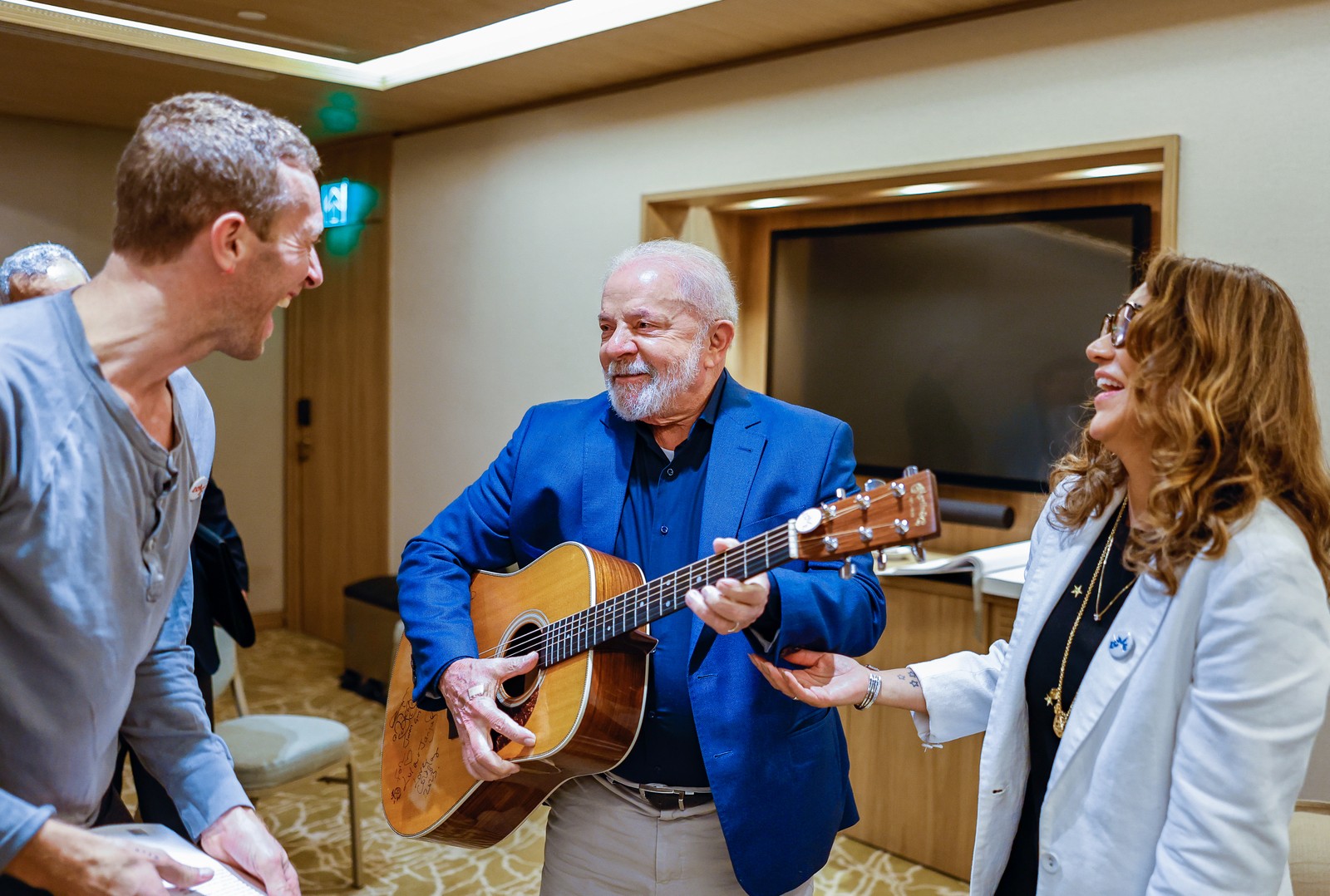 Lula  e Janja durante encontro com Cris Martin, vocalista da banda Coldplay, no Rio — Foto: Ricardo Stuckert/PR