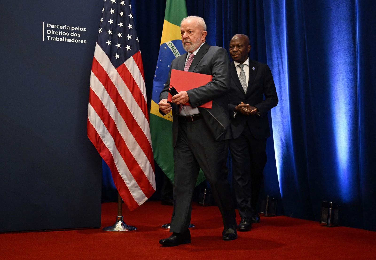 Lula encontra com o presidente Joe Biden nos Estados Unidos — Foto: Jim WATSON / AFP