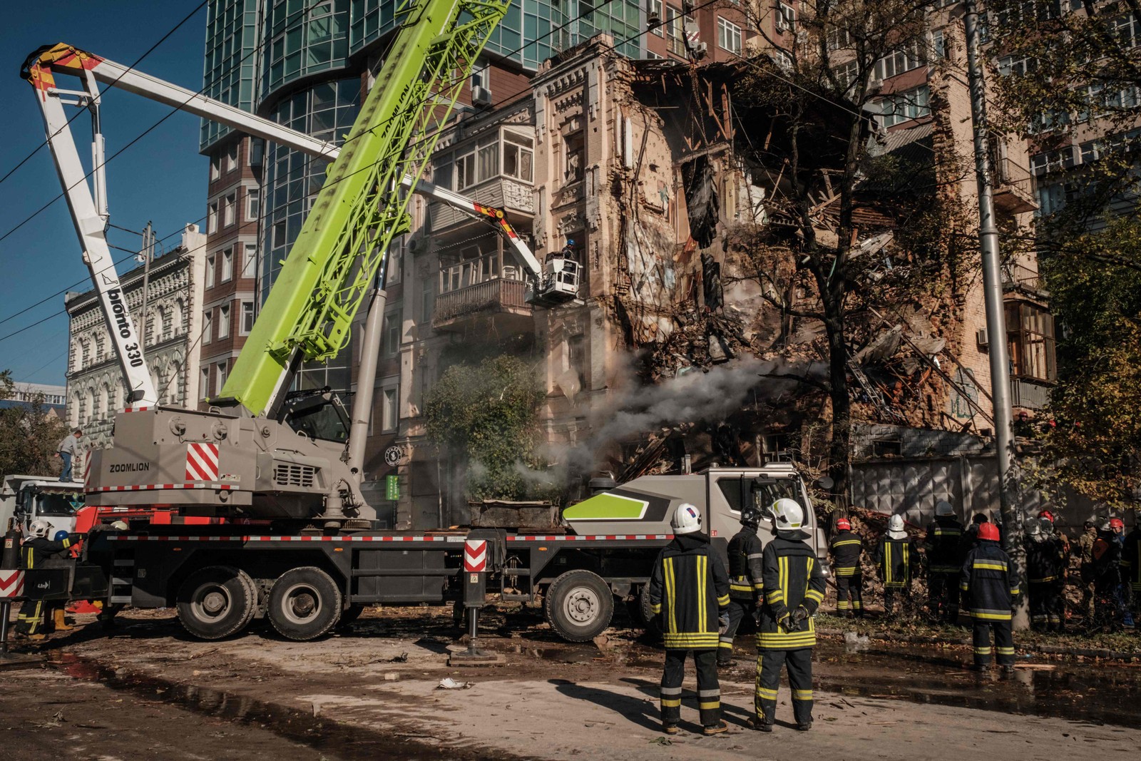 Ataque russo levou pânico aos moradores da capital ucraniana — Foto: Yasuyoshi CHIBA / AFP