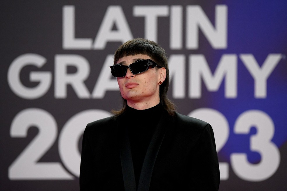 Peso Pluma no Grammy Latino 2023 — Foto: JORGE GUERRERO / AFP