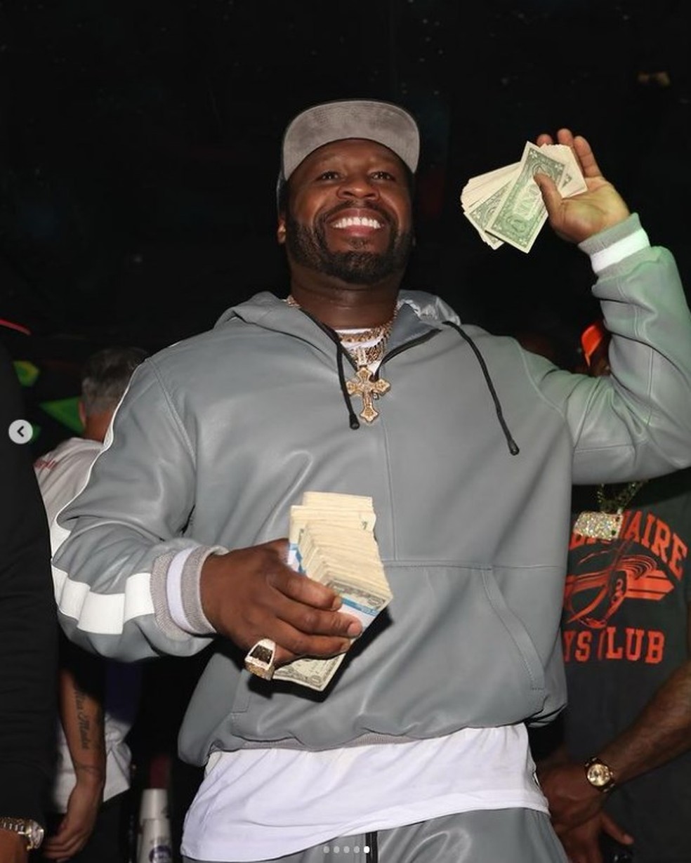 50 Cent lança dinheiro em clube de strip-tease — Foto: Reprodução/Instagram