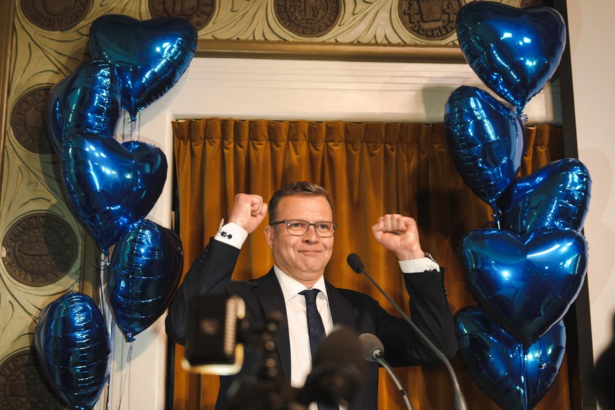 Líder do Partido da Coalizão Nacional, Petteri Orpo, comemora a vitória nas eleições na Finlândia