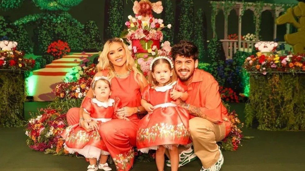 Bolo de 1,60 m de festa de Maria Flor — Foto: Reprodução