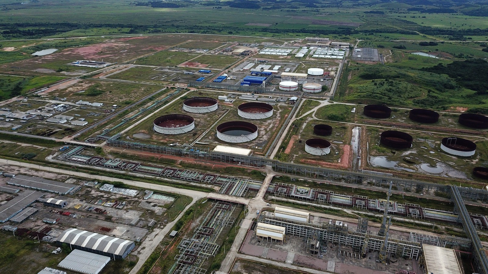 Complexo Petroquímico do Rio de Janeiro (Comperj), em Itaboraí, no Rio. Plano de investimentos da Petrobras para retomada da construção de refinarias, algo que não era feito desde a década de 1980 — Foto: Custodio Coimbra