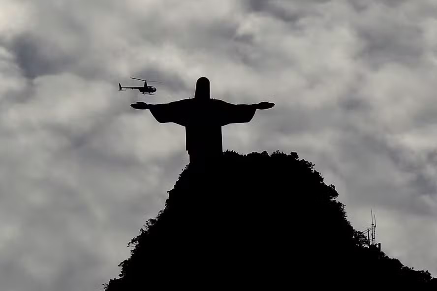 Movimento de aeronaves próximo ao monumento é motivo de preocupação e reclamações