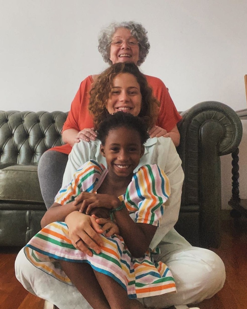 Leandra Leal com a mãe, Angela, e a filha, Julia — Foto: Reprodução/Redes sociais