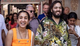 Anant Ambani e Radhika Merchan fazem primeira aparição pública em Paris; veja fotos