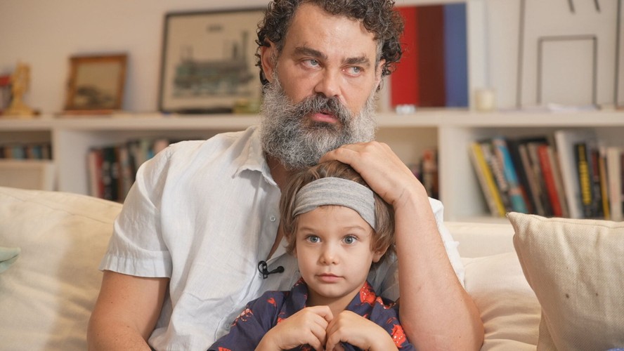 Carmo Dalla Vecchia e o filho no especial 'Retratos de famílias'