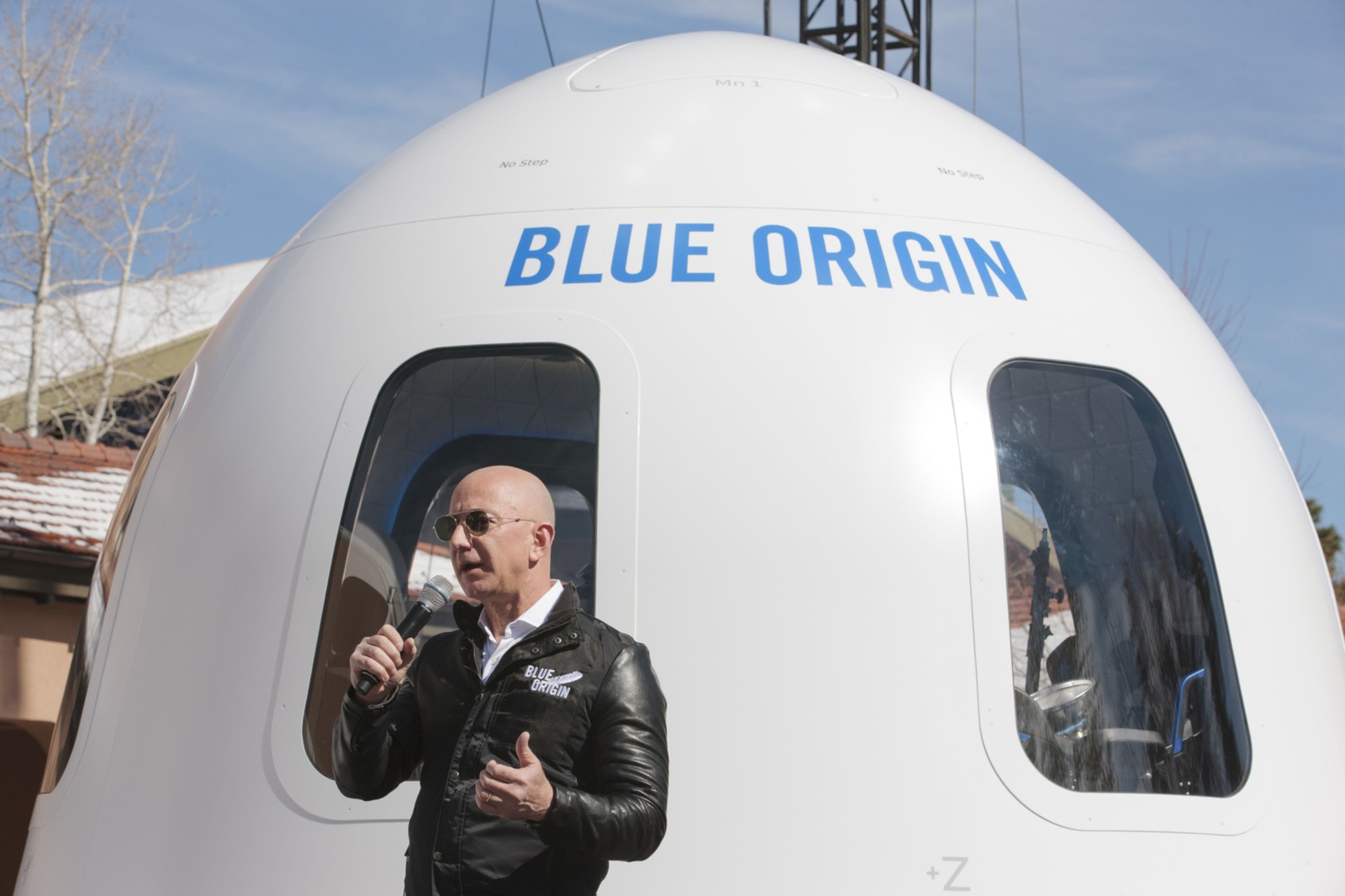 O New Shepard decolou das instalações da Blue Origin no oeste do Texas. Ele é  composto por um foguete e uma cápsula que tem espaço para seis pessoas a bordoBloomberg