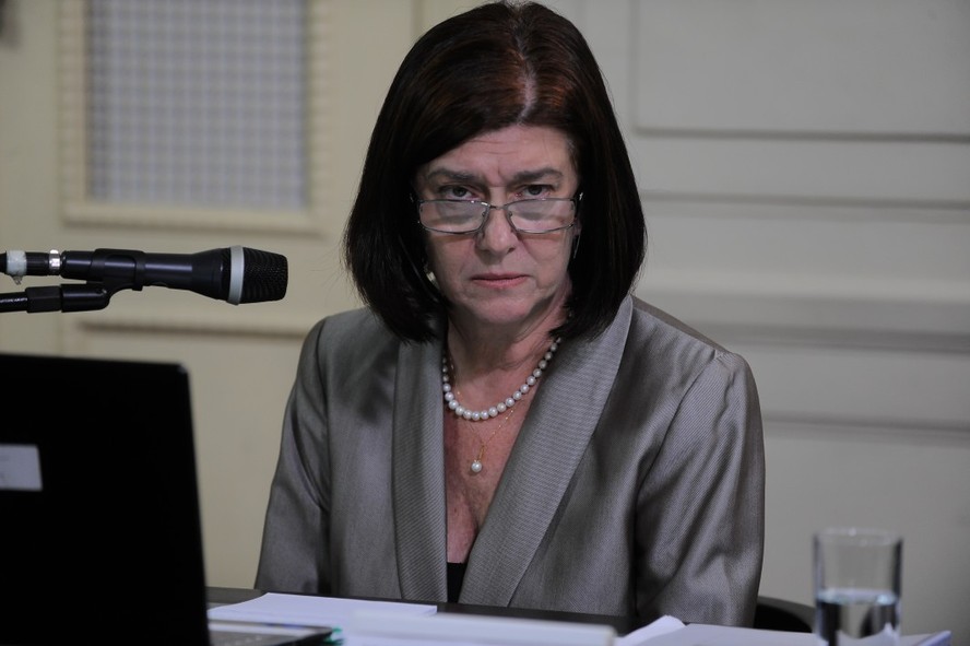 Magda Chambriard, ex- diretora-geral da Agência Nacional do Petróleo,  foi indicada para comandar a Petrobras