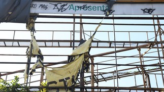 Prédio onde funcionava o Canecão com sua fachada destruída — Foto: Pedro Teixeira (11/07/2019)